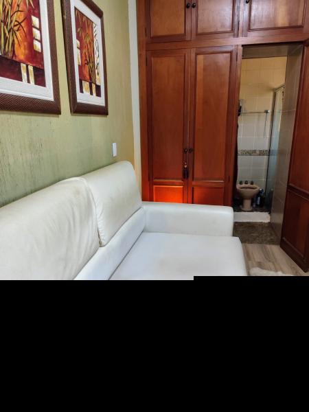 Imagem 1 da galeria do anúncio: uma suite com garagem   e otimos armarios