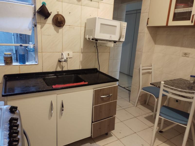 Imagem 3 da galeria do anúncio: Quarto - Centro/Alto da XV - Próximo a UFPr.