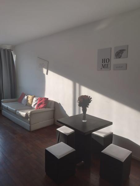 Imagem 4 da galeria do anúncio: QUARTO EM APARTAMENTO PERTO DE METRO, PRIAS E SUPERMERCADOS