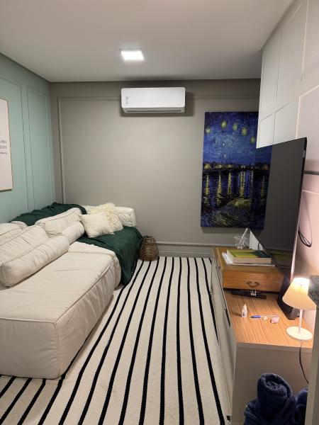 Imagem 8 da galeria do anúncio: Quarto em apartamento decorado e mobiliado