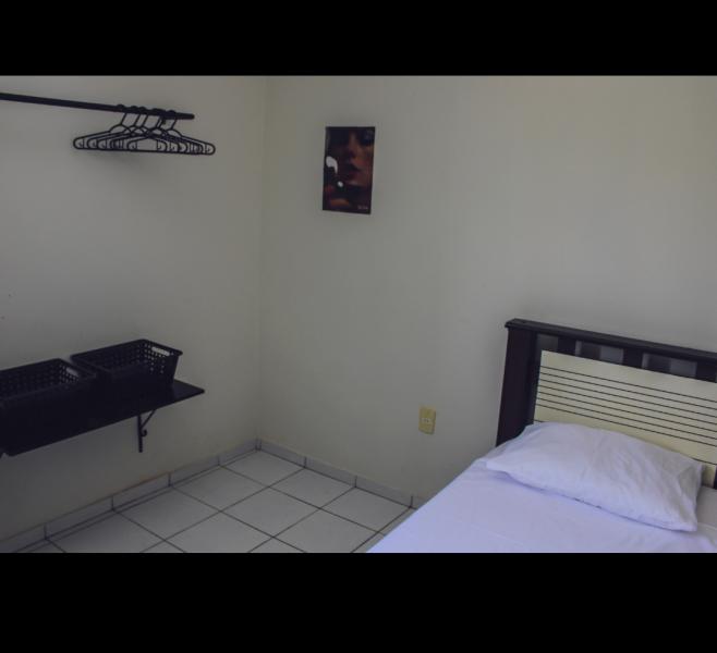 Imagem 2 da galeria do anúncio: Quarto nos Bancários