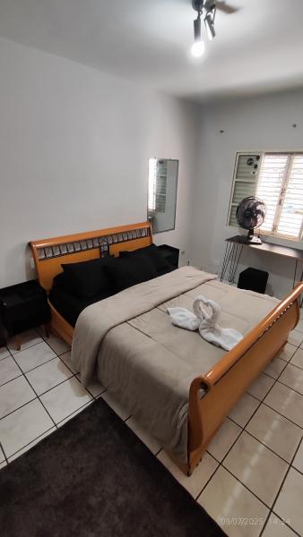 Imagem 2 da galeria do anúncio: Quarto individual CAMA QUEEN SIZE muito perto do aeroporto