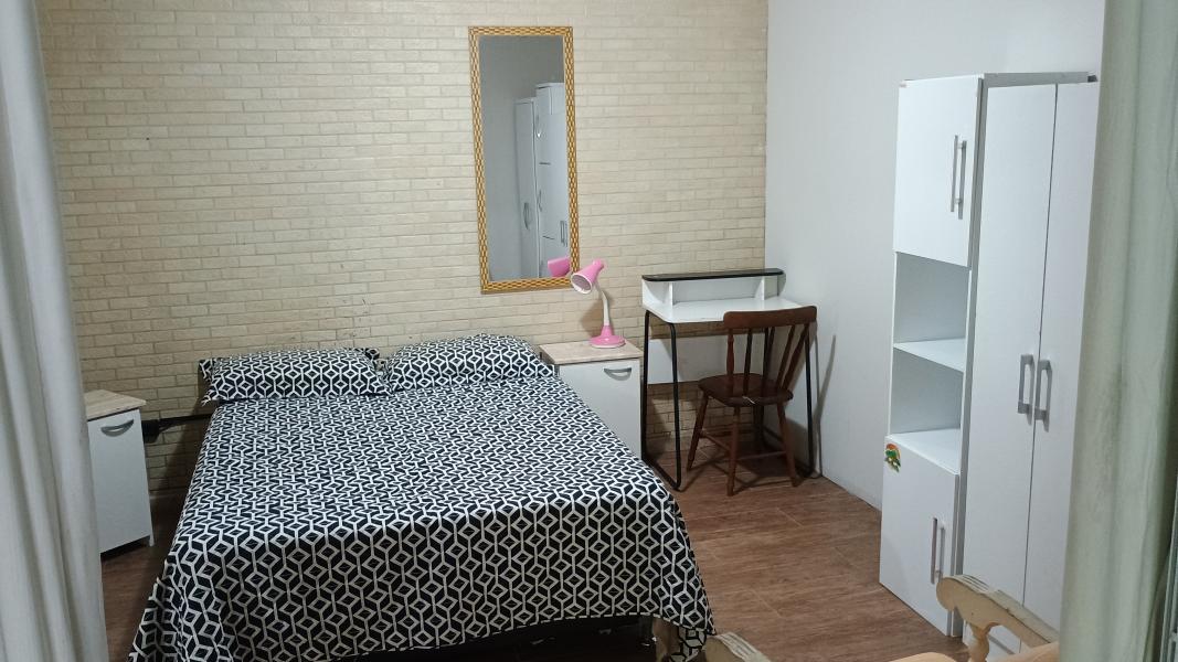 Imagem 1 da galeria do anúncio: Alugo quarto individual para mulheres