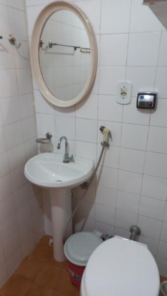 Imagem 11 da galeria do anúncio: Apartamento com quarto compartilhado para moças