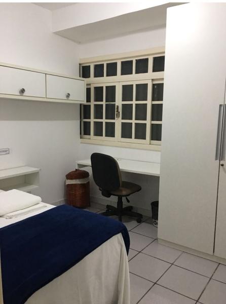 Imagem 4 da galeria do anúncio: QUARTO INDIVIDUAL C/ BANHEIRO COMPARTILHADO