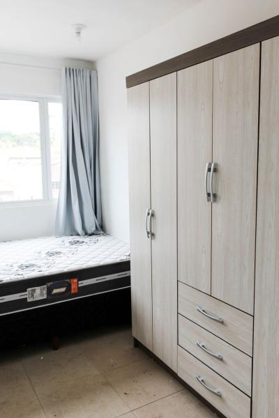 Imagem 1 da galeria do anúncio: QUARTO GRANDE CENTRO CURITIBA