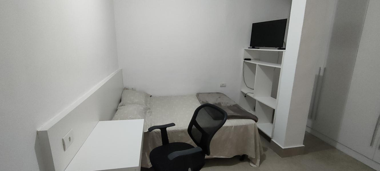 Imagem 1 da galeria do anúncio: Alugo quarto individual