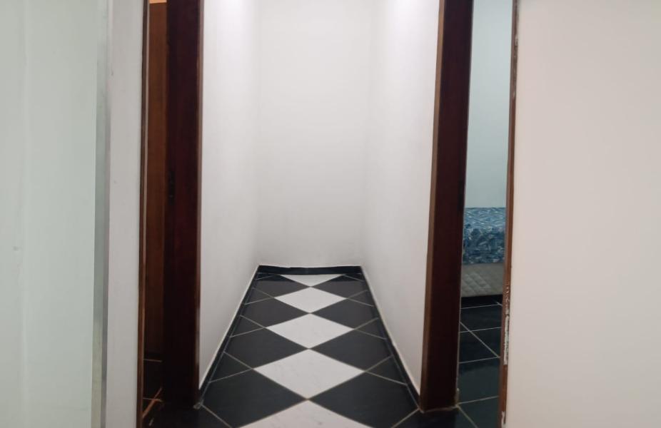 Imagem 5 da galeria do anúncio: ALUGO CASA COM DOIS DORMITÓRIOS