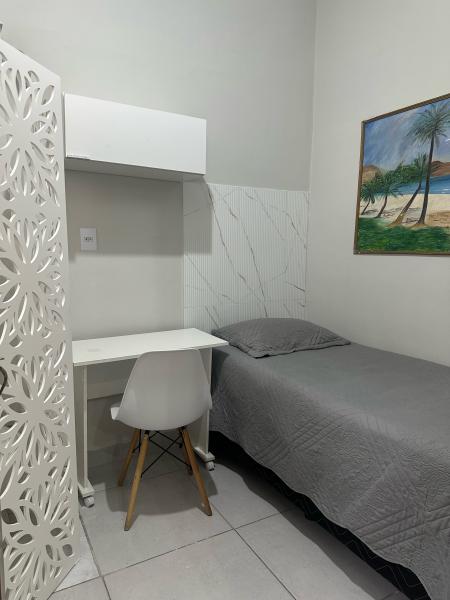 Imagem 1 da galeria do anúncio: Quarto individual para MOÇAS no bairro Renascença