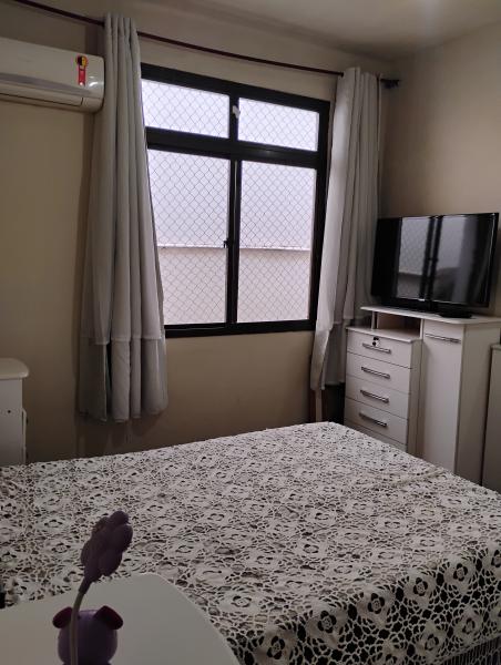 Imagem 3 da galeria do anúncio: Quarto com ar condicionado e banheiro privativo