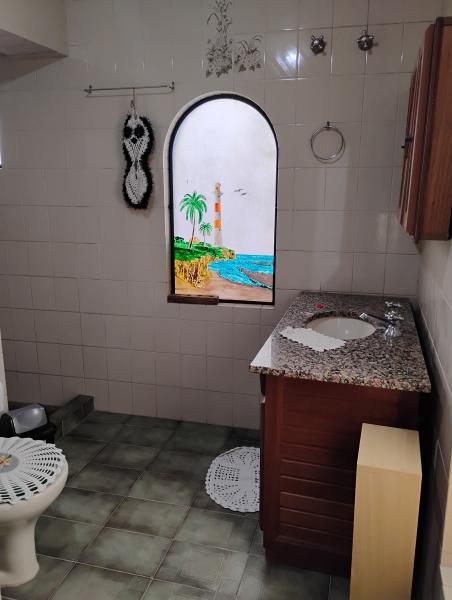 Imagem 8 da galeria do anúncio: Quarto com ar condicionado e banheiro privativo