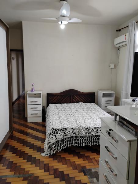 Imagem 2 da galeria do anúncio: Quarto com ar condicionado e banheiro privativo