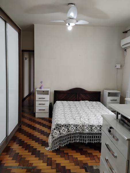 Imagem 5 da galeria do anúncio: Quarto com ar condicionado e banheiro privativo