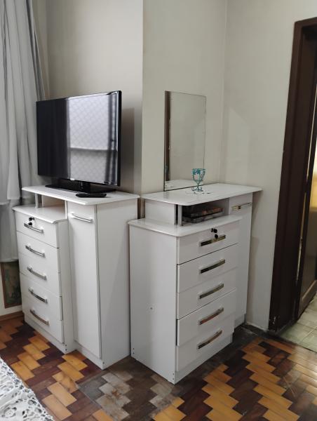 Imagem 7 da galeria do anúncio: Quarto com ar condicionado e banheiro privativo