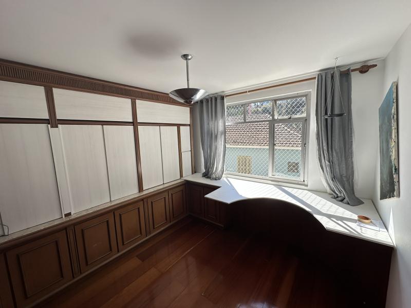 Imagem 9 da galeria do anúncio: 2 Apartamentos : 1 Feminino | 1 Masculino : 5 quartos por ap