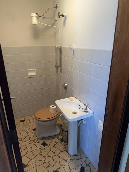 Imagem 13 da galeria do anúncio: 2 Apartamentos : 1 Feminino | 1 Masculino : 5 quartos por ap