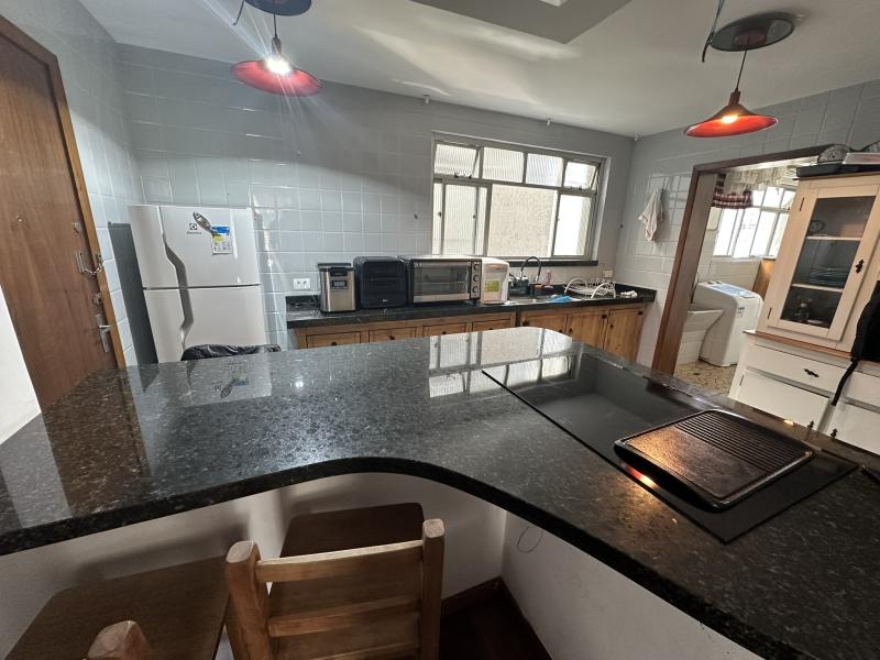 Imagem 10 da galeria do anúncio: 2 Apartamentos : 1 Feminino | 1 Masculino : 5 quartos por ap