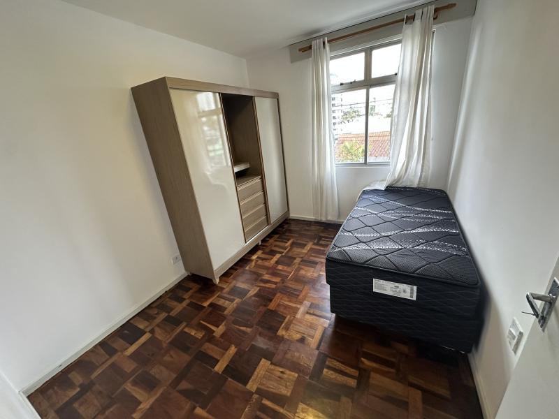 Imagem 2 da galeria do anúncio: 2 Apartamentos : 1 Feminino | 1 Masculino : 5 quartos por ap