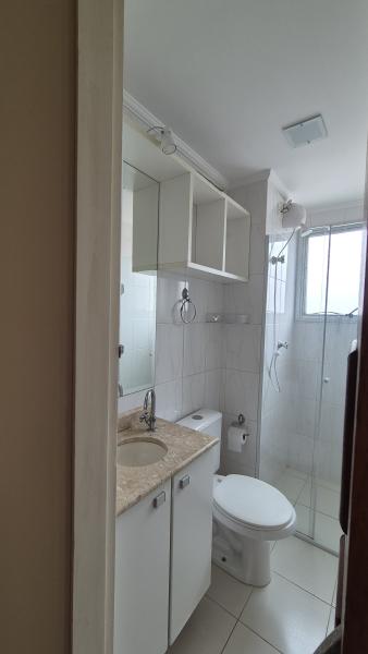 Imagem 13 da galeria do anúncio: Quarto com banheiro em ap aconchegante e bem localizado