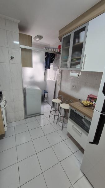 Imagem 4 da galeria do anúncio: Quarto com banheiro em ap aconchegante e bem localizado