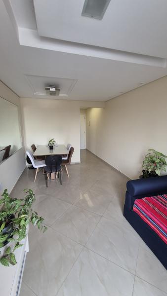 Imagem 2 da galeria do anúncio: Quarto com banheiro em ap aconchegante e bem localizado