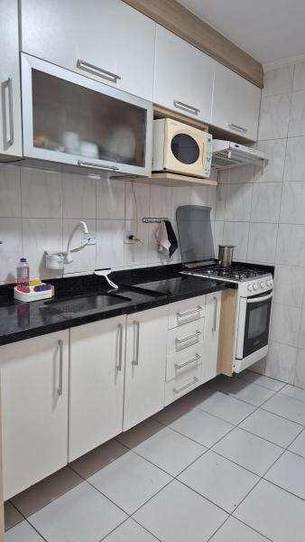 Imagem 3 da galeria do anúncio: Quarto com banheiro em ap aconchegante e bem localizado