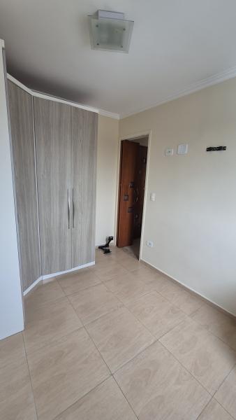 Imagem 10 da galeria do anúncio: Quarto com banheiro em ap aconchegante e bem localizado