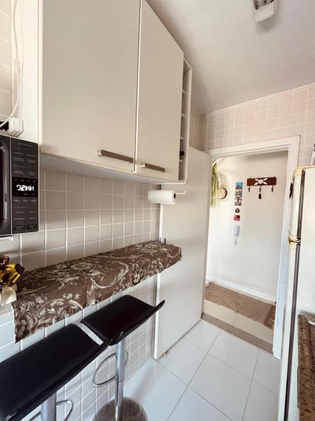 Imagem 9 da galeria do anúncio: Quarto femino em apartamento calmo