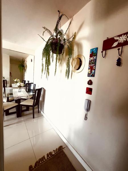 Imagem 6 da galeria do anúncio: Quarto femino em apartamento calmo