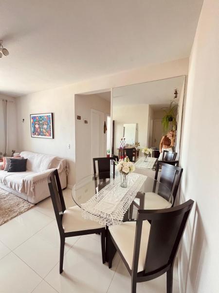 Imagem 5 da galeria do anúncio: Quarto femino em apartamento calmo