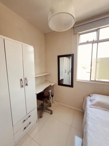 Imagem 3 da galeria do anúncio: Quarto femino em apartamento calmo