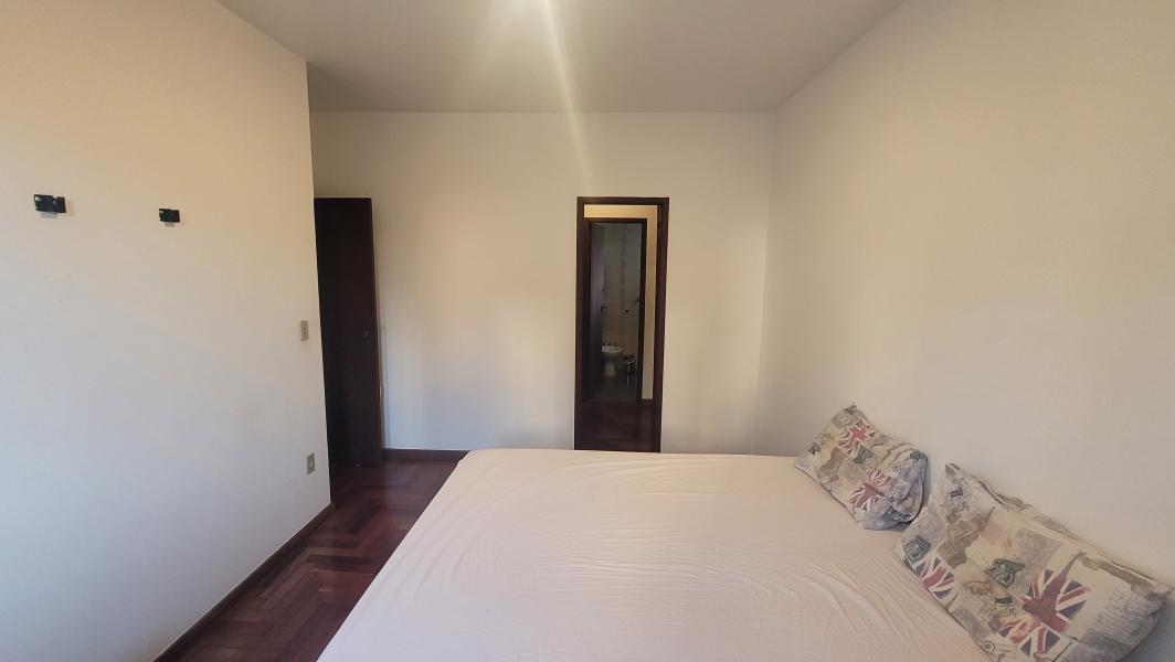 Imagem 4 da galeria do anúncio: Suíte ampla no bairro Serra