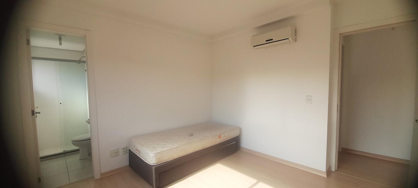 Imagem 7 da galeria do anúncio: Quarto suíte com vaga de garagem junto a PUC