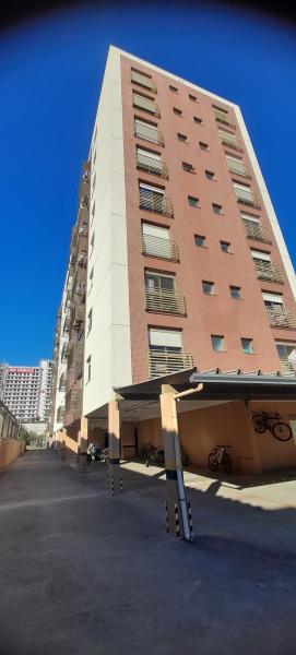 Imagem 1 da galeria do anúncio: Quarto suíte com vaga de garagem junto a PUC