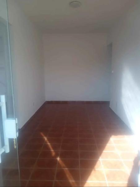 Imagem 2 da galeria do anúncio: moça para dividir aluguel