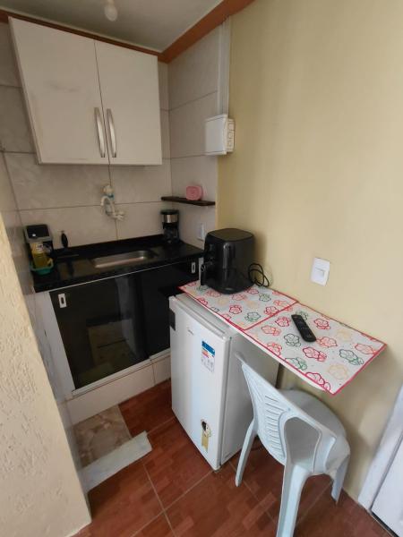 Imagem 12 da galeria do anúncio: Alugamos kitnet mobiliada com água luz e condomínio incluso.