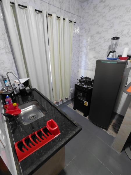 Imagem 2 da galeria do anúncio: Alugamos kitnet mobiliada com água luz e condomínio incluso.