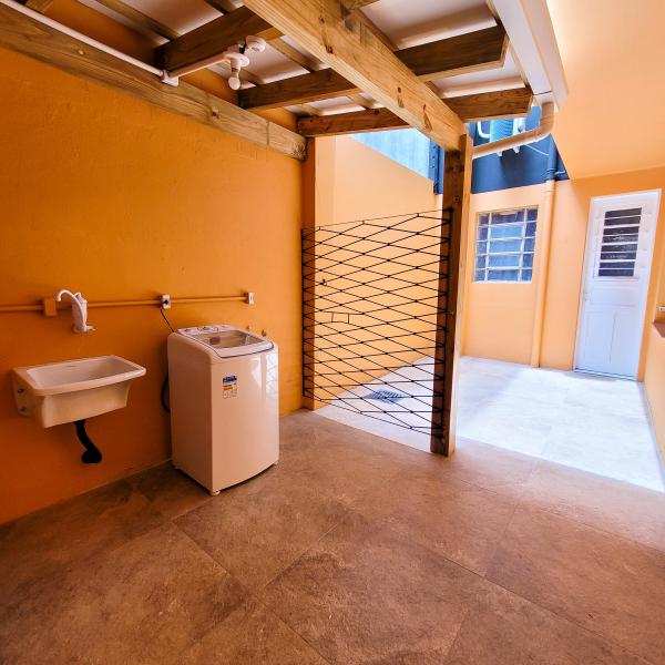 Imagem 18 da galeria do anúncio: QUARTO AREJADO NO BOM FIM