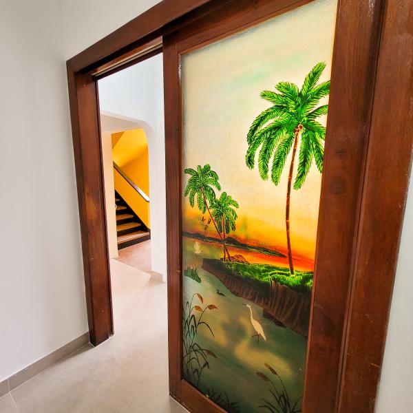 Imagem 16 da galeria do anúncio: QUARTO AREJADO NO BOM FIM