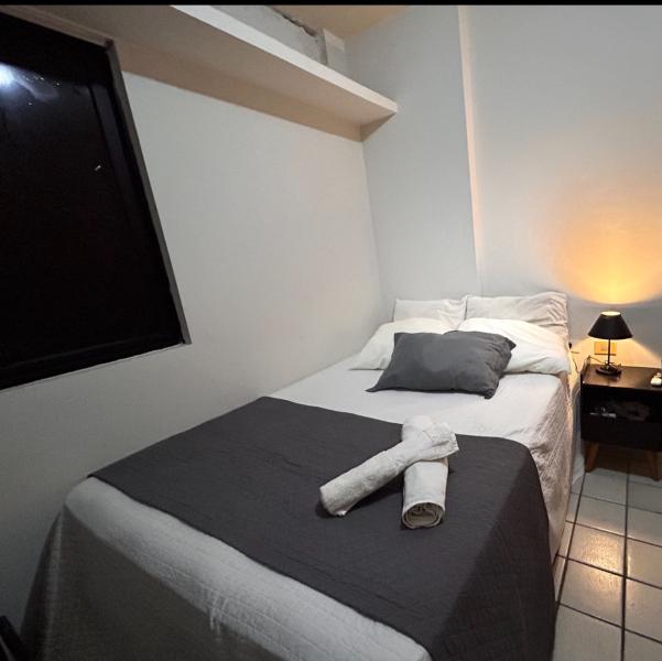 Imagem 2 da galeria do anúncio: quarto em apto beira mar  totalmente mobiliado