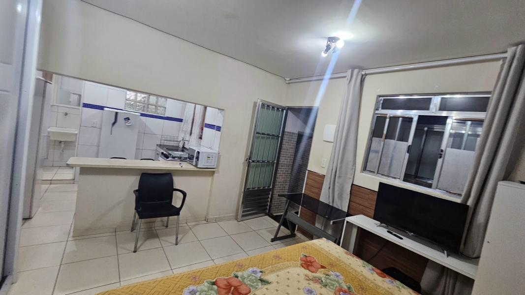 Imagem 5 da galeria do anúncio: ALUGA-SE P/ SOLTEIRO OU CASAL