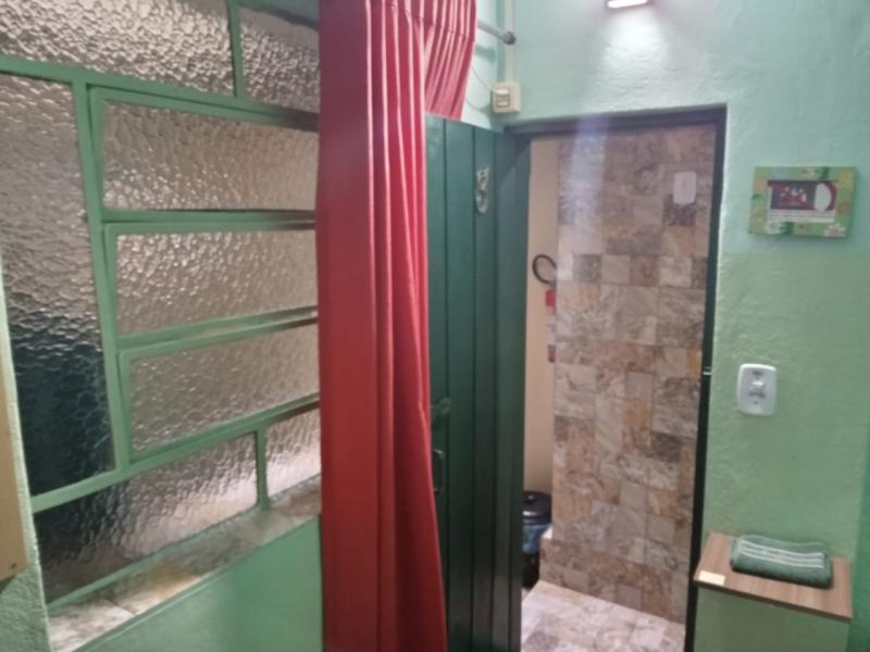 Imagem 11 da galeria do anúncio: Quarto em Frente ao banheiro.