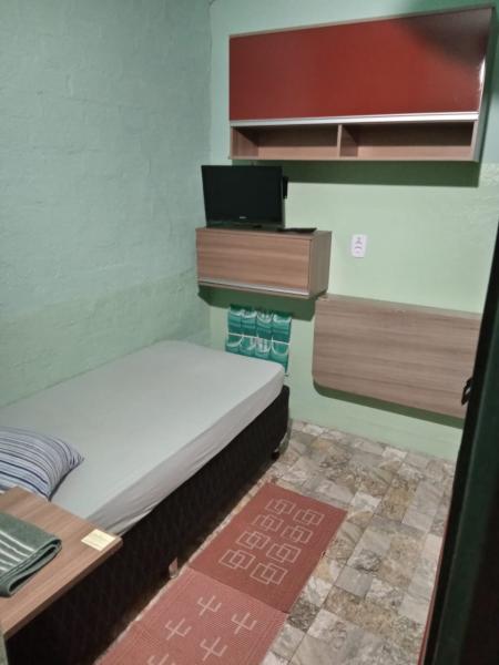 Imagem 4 da galeria do anúncio: Quarto em Frente ao banheiro.