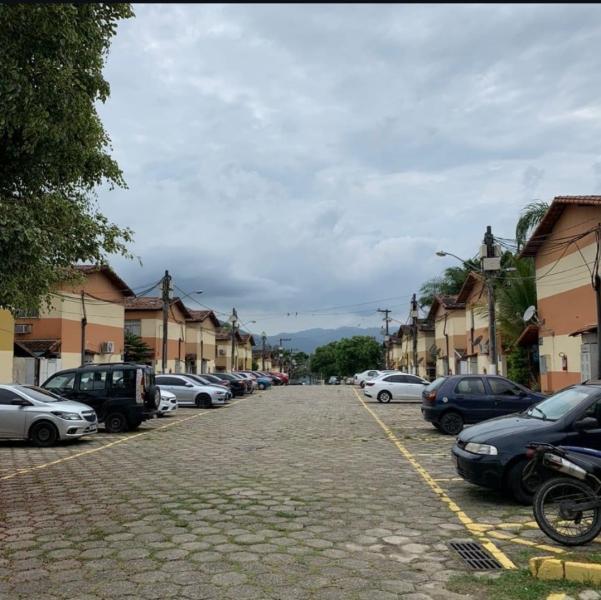 Imagem 2 da galeria do anúncio: casa conportilhada com quarto individual