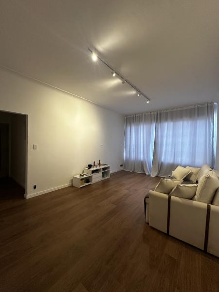 Imagem 5 da galeria do anúncio: Quarto super espaçoso Afonso Pena