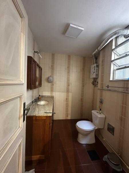 Imagem 2 da galeria do anúncio: Quarto super espaçoso Afonso Pena