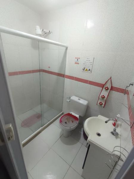 Imagem 9 da galeria do anúncio: Aluguel de quartos para moças no Méier