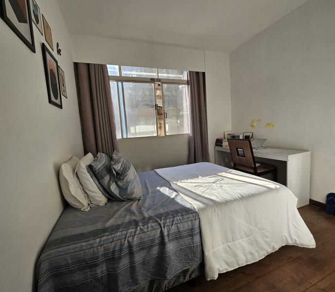 Imagem 1 da galeria do anúncio: QUARTO AMPLO NA ALAMEDA SANTOS - JARDINS (TUDO INCLUSO)