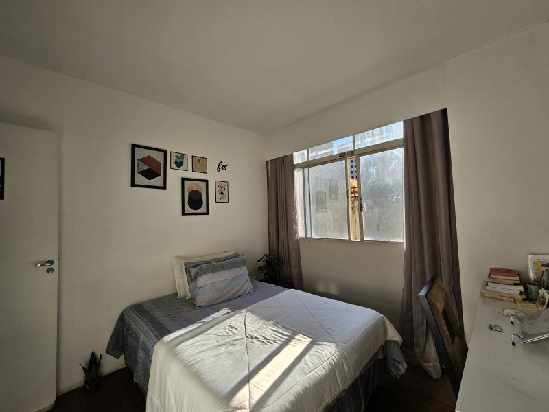 Imagem 3 da galeria do anúncio: QUARTO AMPLO NA ALAMEDA SANTOS - JARDINS (TUDO INCLUSO)