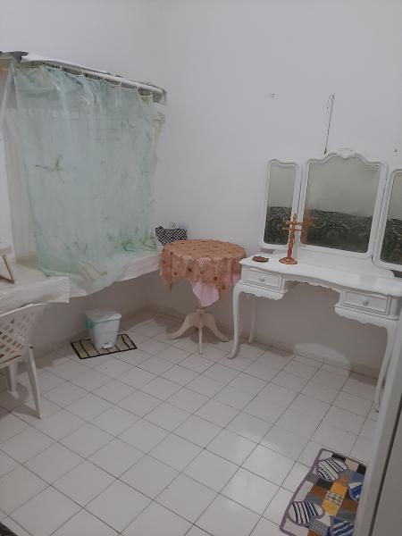 Imagem 1 da galeria do anúncio: Quarto suíte mobiliada e geladeira individual .